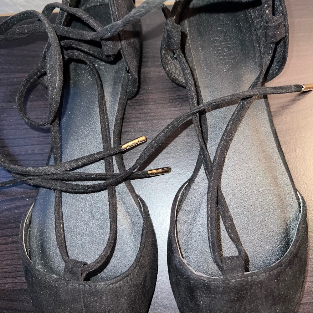 Black flats with ankle straps - Picture 2 of 4